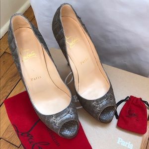 Like new Christian Louboutin pumps